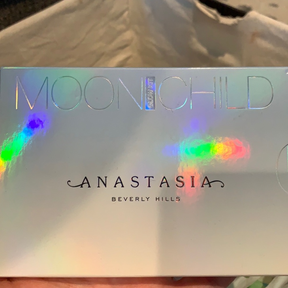 Anastasia Beverly Hills Moonchild Glow Kit - Picture 4 of 4